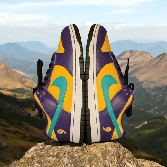 Nike Women's Size 9 Purple Lisa Leslie and Emerald mid top Sneakers. - Picture 2 of 10